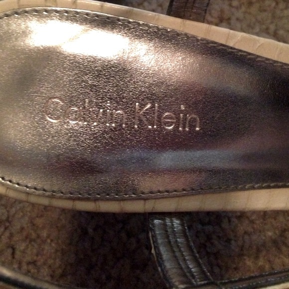 Women’s Calvin Klein Natalia Snakeskin Slingbacks Size 8.5 - Picture 4 of 4